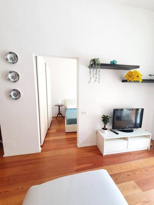 Daisy Apartment - City Center La Spezia Luaran gambar