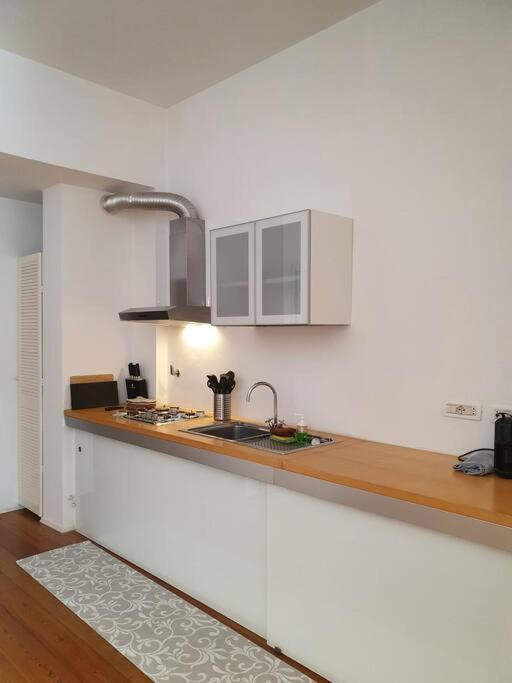 Daisy Apartment - City Center La Spezia Luaran gambar